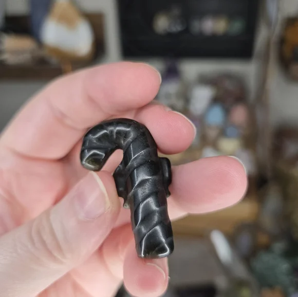 ONE Mini Candy Cane Crystal Carving - Picture 2 of 8